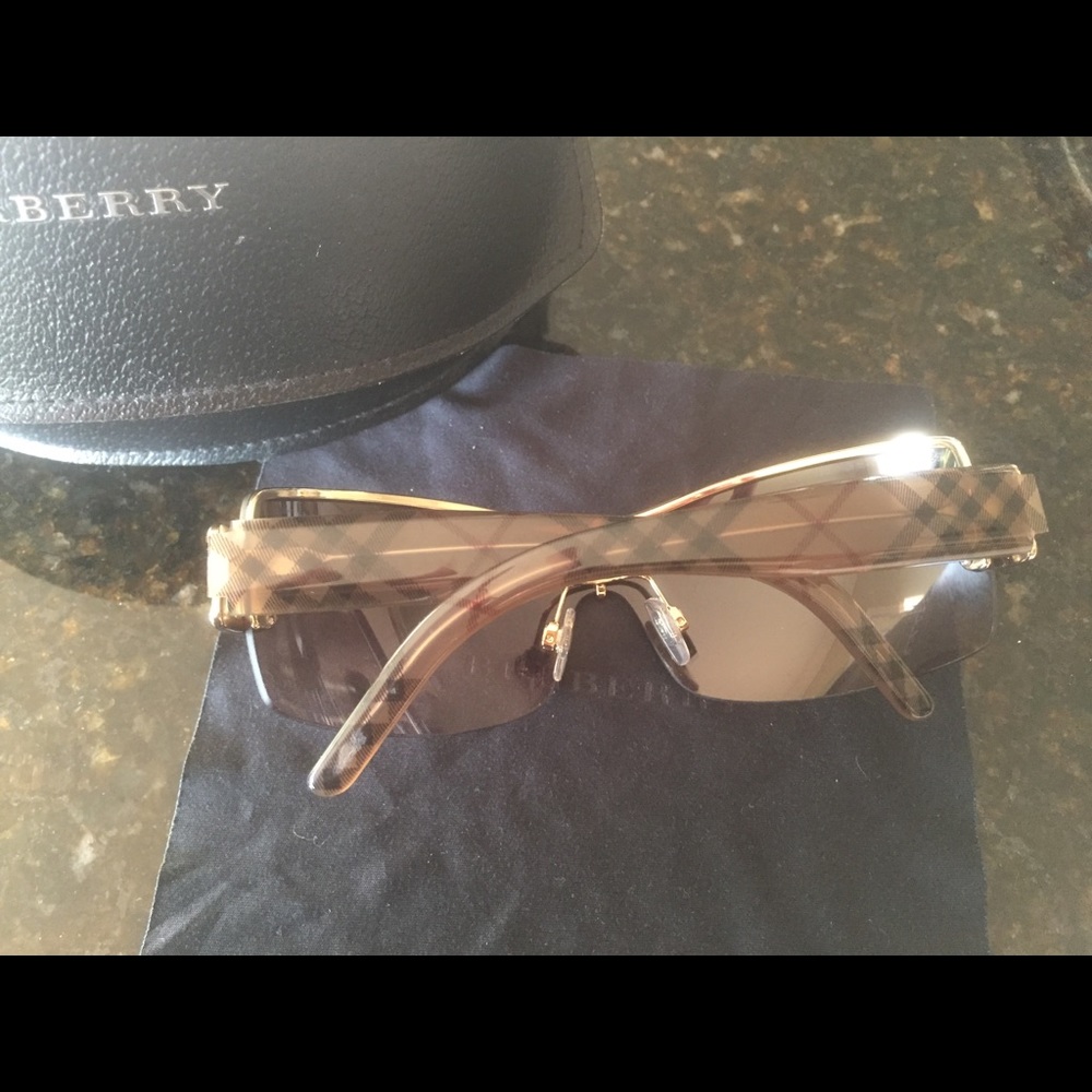 Authentic Burberry Sunglasses - Picture 6 of 14